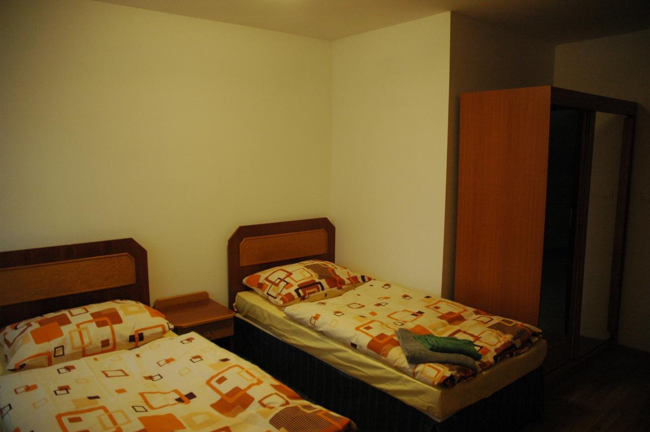 Art Star Hotel Hostivice Dış mekan fotoğraf