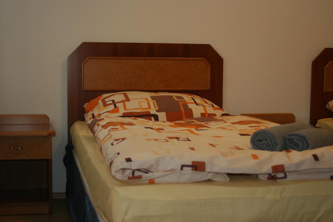 Art Star Hotel Hostivice Dış mekan fotoğraf