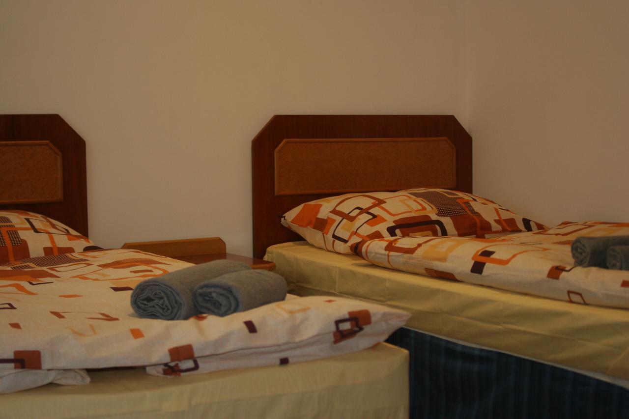 Art Star Hotel Hostivice Dış mekan fotoğraf